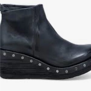 ISO. A.S.98 Savina. Size 39. Black.  Looking for these. 👀